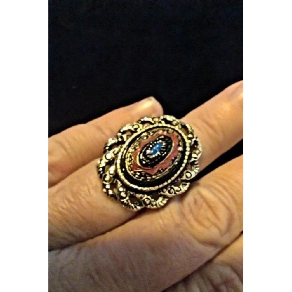 Sarah Coventry VTG Moroccan Matrix Cabochon Black Gold Tone Ring Adjustable